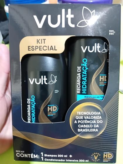 Cliente com o kit Vult Recarga de Hidratação